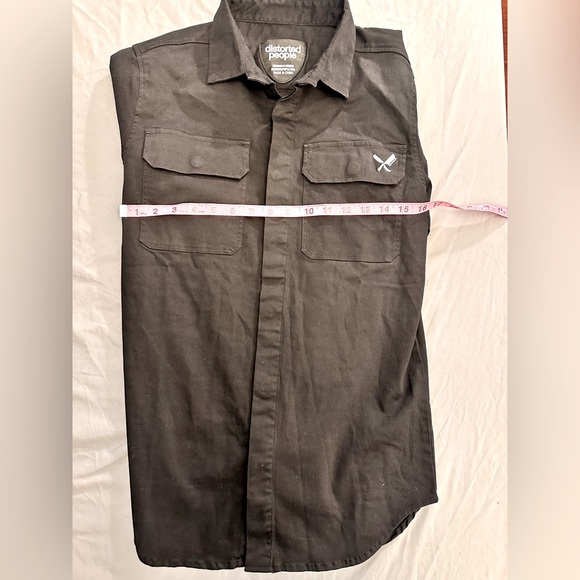 Distorted People brand button up - Picture 3 of 4